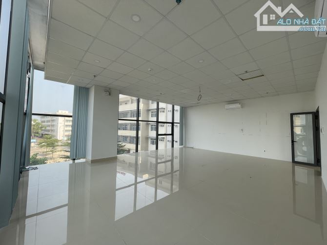 Văn phòng cho thuê trong toà nhà lớn ở Quảng Ngãi, diện tích linh hoạt, toà nhà mới.