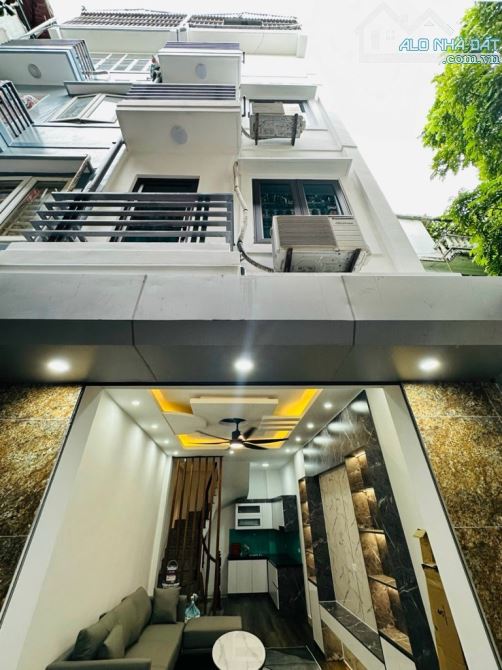 Bán nhà Minh Khai 30m2 5T – Tặng nội thất – Hàng xóm Times city