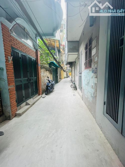 BÁN NHÀ MINH KHAI – HAI BÀ TRƯNG, 33M2 x 5T x MT 4,2M = 4,5TỶ, NHÀ ĐẸP Ở LUÔN, 100m RA PHỐ