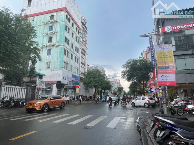 Góc 2MT Nguyễn Thị Minh Khai + Tôn Thất Tùng, Quận 1 - 12x18m - 2 tầng HĐT 400tr/th. 100tỷ