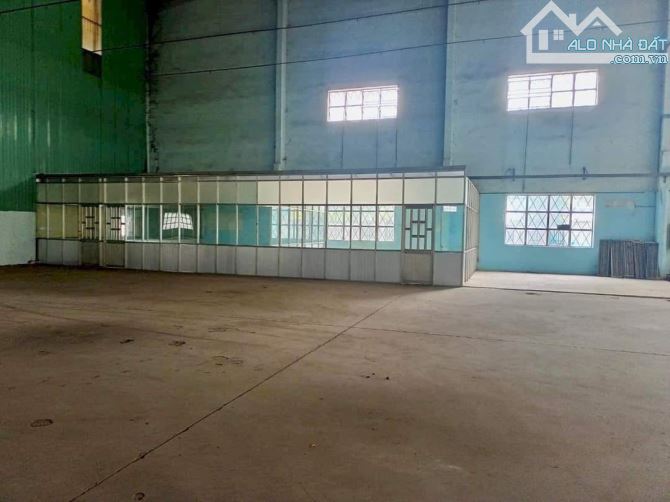 cho thuê kho xưởng 10.000m2 kcn đức hòa  giá rẻ