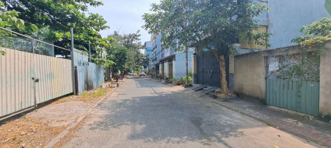 Bán khuôn đất đường song hành Lương Định Của, An Phú, Q2. DT 100m2 Giá chỉ 16,5 tỷ.