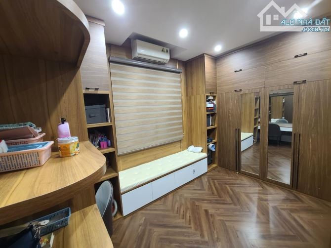 Bán nhà Nguyễn Chí Thanh, Đống Đa 52m2*6T*MT 5m-ô tô tránh - kinh doanh, VP- lô góc 18 tỷ - 1