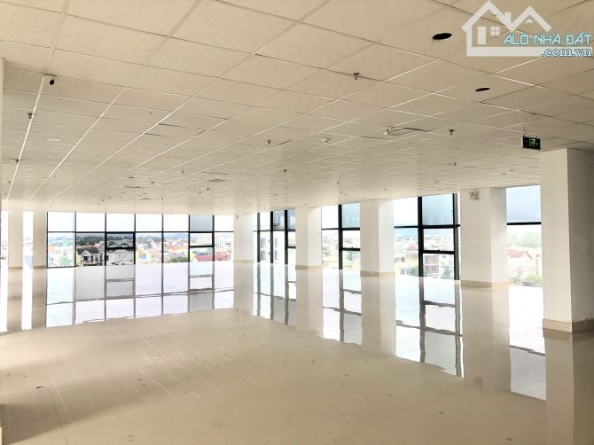 Văn phòng cho thuê trong toà nhà lớn ở Quảng Ngãi, diện tích linh hoạt, toà nhà mới. - 1