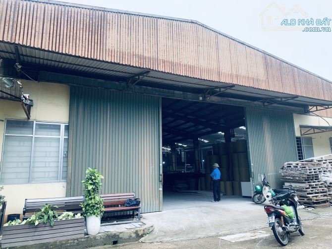 Cho thuê 1000m2 trong kcn thị trấn phùng - 1