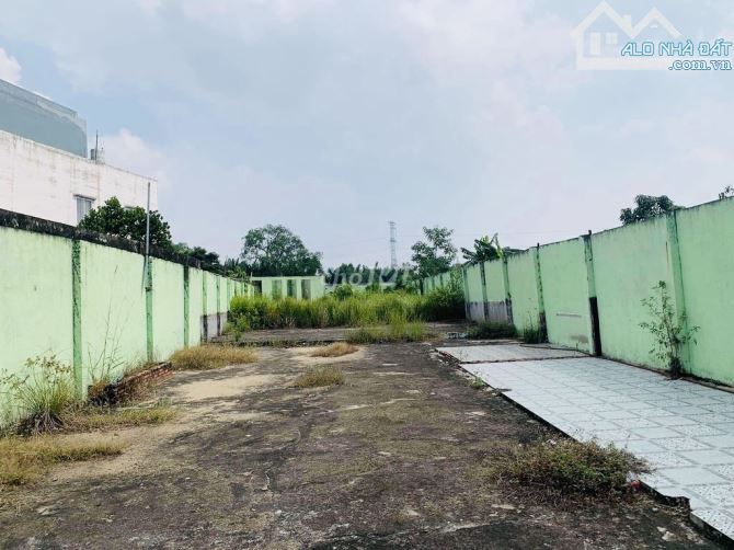 Bán lô đất mặt tiền Lê văn lương, sát bên UBND xã Nhơn Đức.  Ngang 7,7 dài 53m - 1