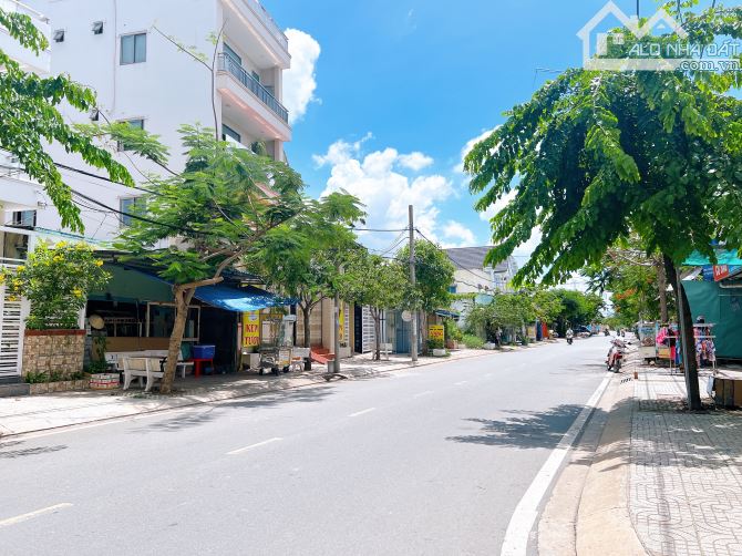 Bán đất mặt tiền đường Lê Thị Tám, xã Nhơn Đức, Nhà bè. dt:5x20=100m2.MT.