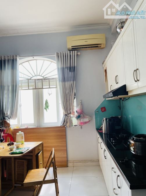 MẶT TIỀN GẦN NGÃ TƯ THỦ ĐỨC, CĂN HỘ DỊCH VỤ 13 PHÒNG, DOANH THU 70TR/THÁNG, CHỈ 25 TỶ. - 2