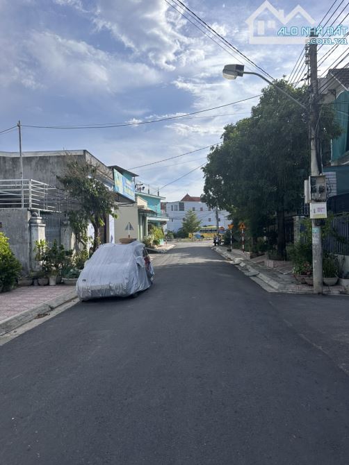 Bán nhà căn góc 2 mặt tiền đường Trần Hùng phường Ninh Hiệpcó 6 phòng trọ. - 2