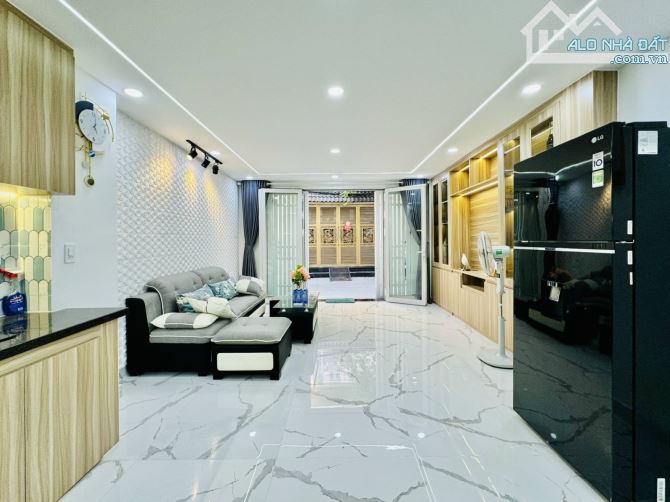 NHÀ CỰC ĐẸP - XE TẢI QUAY ĐẦU - KHU VIP GÒ VẤP - 5,7 TỶ CÒN BỚT - 2