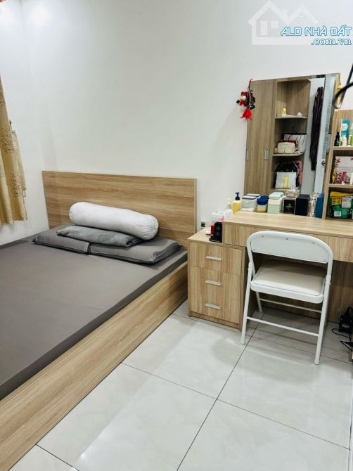 3.95 TỶ - NGUYỄN HỮU CẢNH – 3 TẦNG – NGANG 5M - TẶNG FULL NỘI THẤT - 2