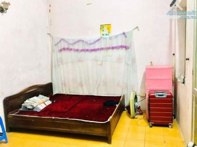 NHÀ MINH KHAI HAI BÀ TRƯNG 99 M  9,5 Tỷ 3  Tầng MT 5,6m  NGÕ BA GÁC CHÁNH XÂY CHUNG CƯ MI - 3