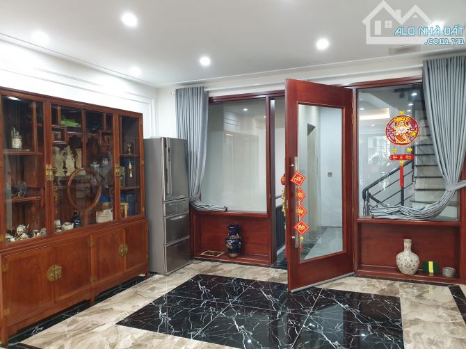 9 Tầng thang máy - Nhà đẹp, Thái Thịnh, Đống Đa - 69m2, mặt tiền 4.2m - Gara 2 ô tô. - 3