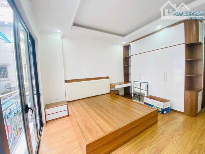 Cực gấp! Bán nhà Khâm Thiên, thang máy, ở luôn, gần phố, 38m*5T*mt4.2m. Giá chỉ 7.2 tỷ - 4