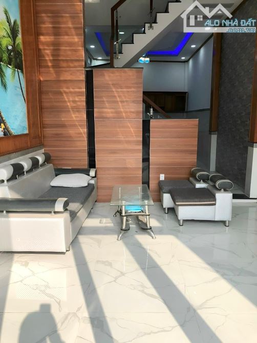 CHÍNH CHỦ GỞI BÁN NHÀ MẶT TIỀN KD MỚI XÂY 1 TRỆT 2 LẦU HÓA AN,DT 4X17M, HƯỚNG ĐÔNG NAM,4PN - 5