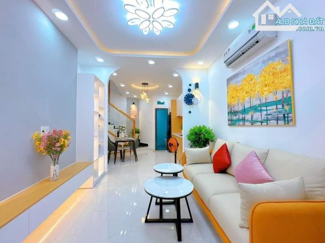 Bán nhà ngay Q12, đường HÀ HUY GIÁP, Giá: 1 tỷ 8 tỷ/60m2, sổ riêng đường ô tô 6m