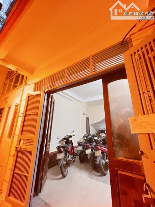 Bán nhà 4 tầng, 12 phòng khép kin, dòng tiền đều, trung tâm quận Đống Đa, chỉ hơn 8 tỷ