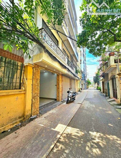 BÁN GẤP NHÀ MỚI GẦN GA TÀU CAO TỐC NHỔN -DT40M2,- GIÁ CHỈ 4,6TY - 1