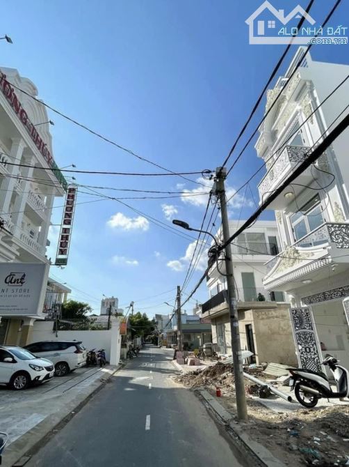 Nhà đẹp 2 lầu 4x20 tái định cư Trần Quang Khải, Cái Khế -8,2 tỷ (thương lượng) - 1
