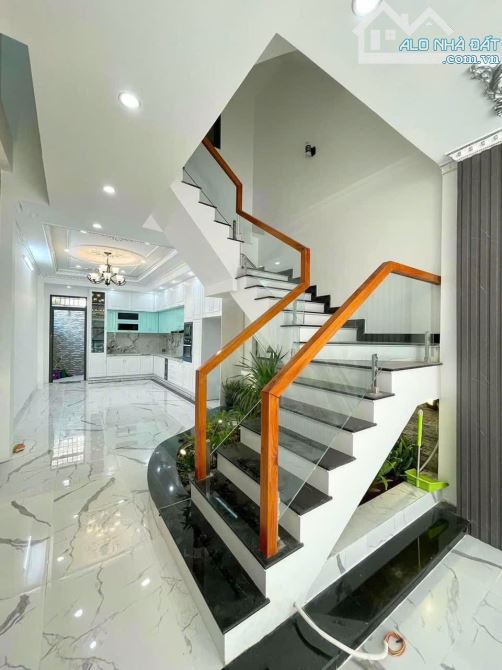 Nhà đẹp 2 lầu 4x20 tái định cư Trần Quang Khải, Cái Khế -8,2 tỷ (thương lượng) - 2