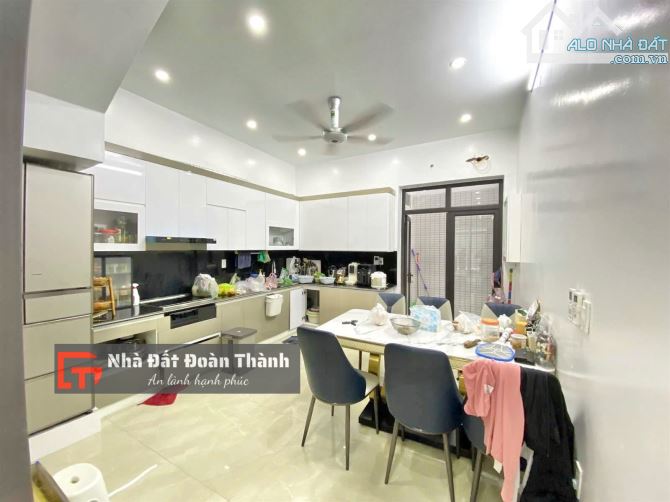 61m2 nhà phố Văn Cao 5 tầng thang máy - 2