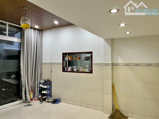 🔥 Nhà gác đúc kiệt K45/…. Lê Độ  - Diện tích : 50m2 ngang 5m - Hướng đông - 6