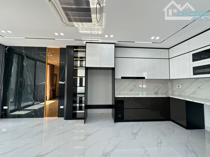 Bán nhà riêng 60m2 x6T Hai Bà Trưng mặt đường oto tránh vỉa hè Kinh doanh thang máy