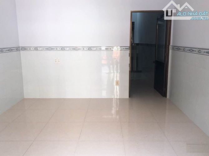 ♪ Nhà gần Cầu Rồng Lương Thế Vinh, 100m2, C4 sạch đẹp 2PN, 2.8 tỷ