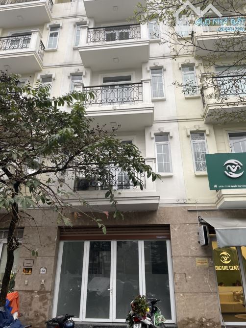 Cho thuê nhà trên đường Nguyễn Huy Tưởng, Thanh Xuân, dt 70m2 x 7t, thang máy, giá 45 tr