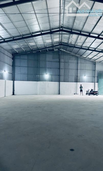 Cho thuê kho 400m2 mới dựng cạnh Kcn tt phùng