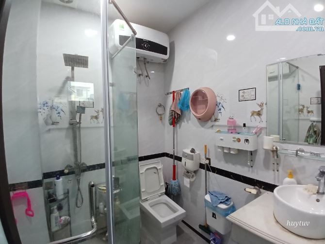 BÁN NHÀ LÊ QUANG ĐẠO 40M2 5T LO GÓC 30M RA OTO HIẾM ĐẸP NHỈNH 6TỶ - 1