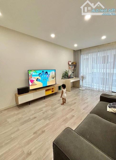 Cho thuê Nhà 80F Đặng Văn Ngữ, Phường 10 Quận Phú Nhuận. DTSD 320m2 nhà 4 tầng mới đẹp - 1