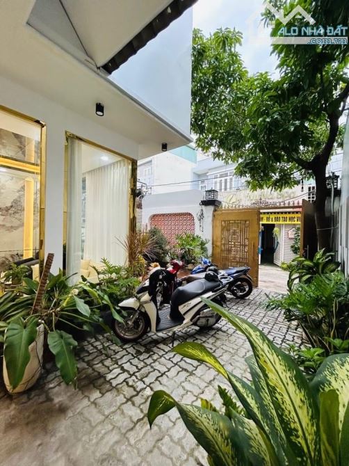 Biệt thự vườn 4 tầng 7,5x17 N.T.Thập Q_.7 - 16.ty - 2