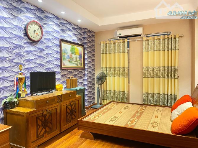 BÁN NHÀ ĐẸP 184 hoa bằng  Giá chỉ: 6,6 tỷ ( có thương lượng )  DT: 30m - 6 tầng - mt: 3,5m - 3