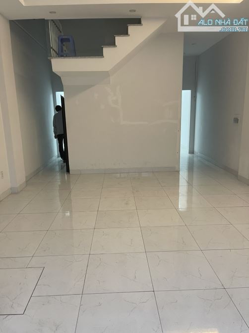 Cho thuê nhà trên đường Nguyễn Huy Tưởng, Thanh Xuân, dt 70m2 x 7t, thang máy, giá 45 tr - 5