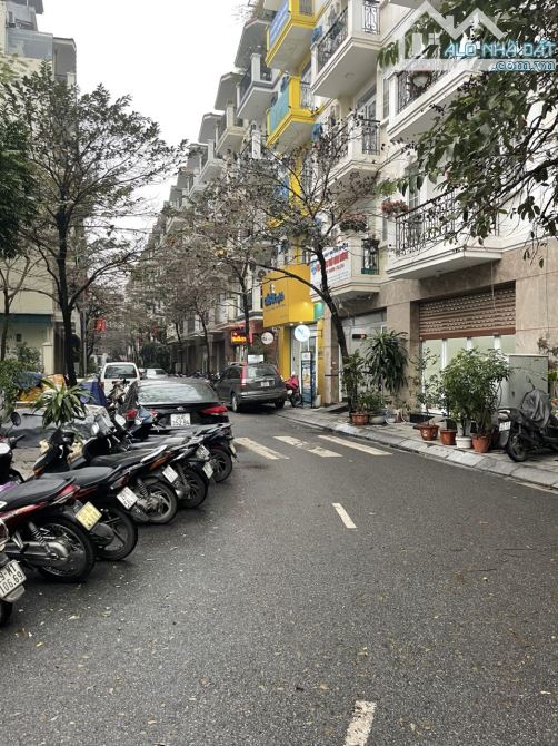 Cho thuê nhà trên đường Nguyễn Huy Tưởng, Thanh Xuân, dt 70m2 x 7t, thang máy, giá 45 tr - 6