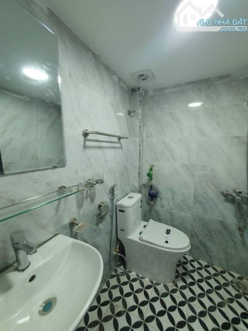 BÁN NHÀ PHẠM VĂN ĐỒNG. VỈA HÈ. Ô TÔ TRÁNH. MT RỘNG. THANG MÁY KINH DOANH VIP. 90/115M2.GIÁ - 7