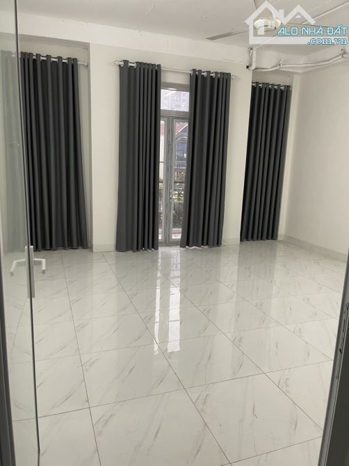 Cho thuê nhà trên đường Nguyễn Huy Tưởng, Thanh Xuân, dt 70m2 x 7t, thang máy, giá 45 tr - 8