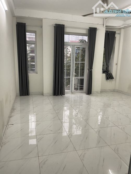 Cho thuê nhà trên đường Nguyễn Huy Tưởng, Thanh Xuân, dt 70m2 x 7t, thang máy, giá 45 tr - 9