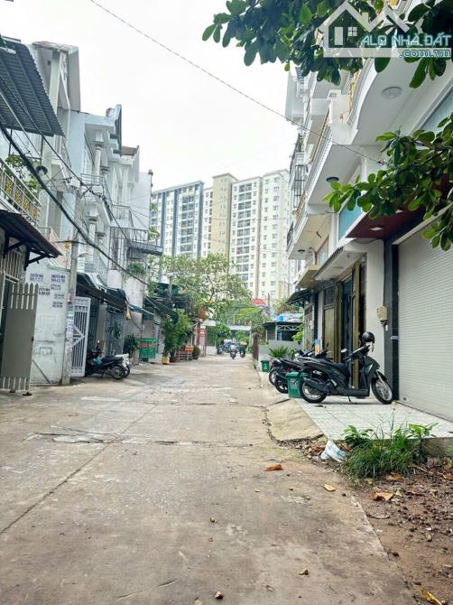 Bán gấp đất Trần Thị Hè, P. HT, Q12. DT: 5x20m , giá 4.9 tỷ tl