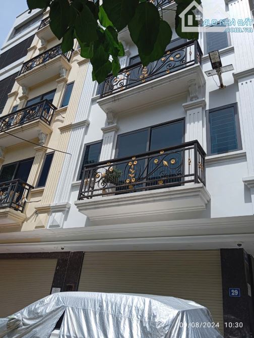 PHÂN LÔ- 4 LÀN Ô TÔ ĐỖ CỬA -TẠI CẦU DIỄN - DT 70M XÂY 5 TẦNG - GIÁ CHÀO HƠN 10 ĐỒNG  LH E