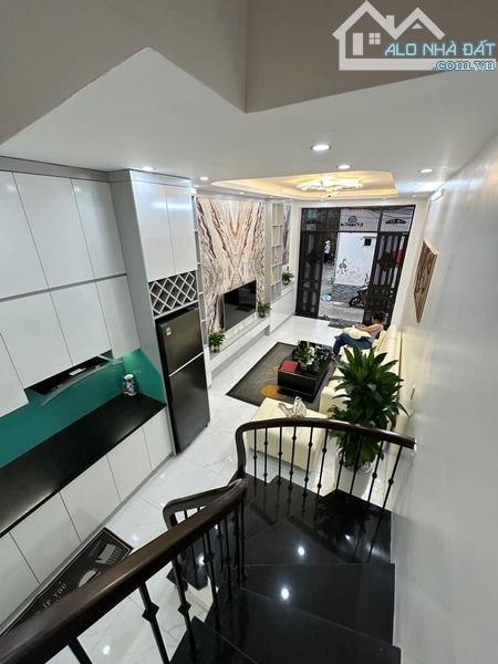 BÁN NHÀ HOÀNG MAI - 40m², 5 TẦNG, 30m ra OTO - Full nội thất - Ở ngay