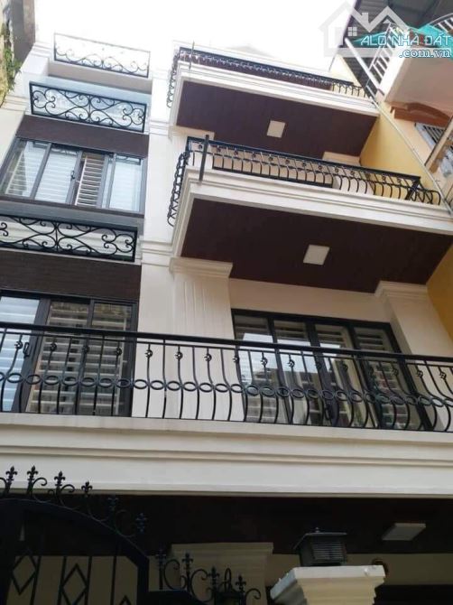 Cho thuê nhà 4 tầng phố Ngọc Hà 70m2 khép kín giá 18 triệu Ba Đình, ô tô đỗ cổng