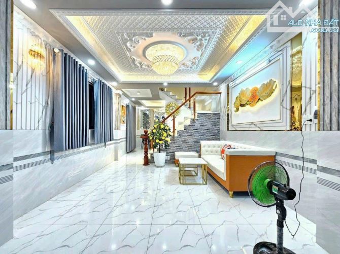 Nhà đang cần bán Trịnh Đình Trọng Q.Tân Phú DT 60m2 Giá 2.2 tỷ sổ riêng