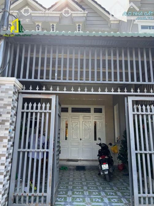 Bán nhà lầu trệt đường ô tô thông Hoàng Minh Chánh sổ hồng thổ cư 1,45 tỷ/ 63m2