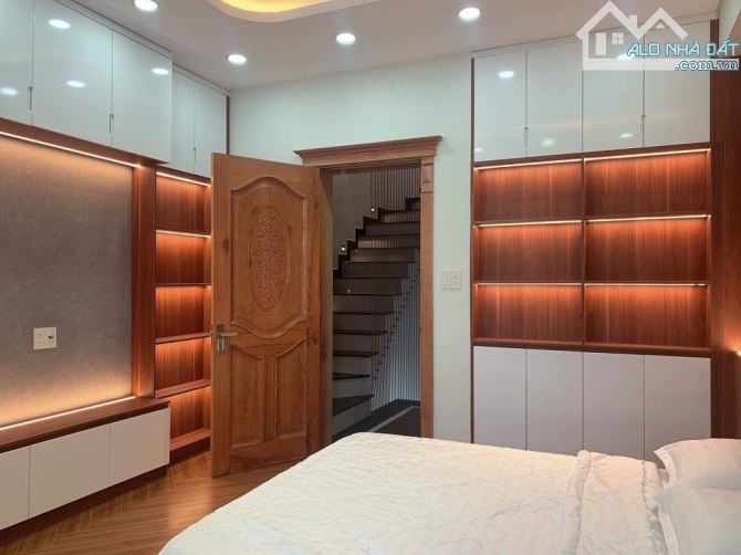 BÁN NHÀ NGUYỄN OANH, 5 TẦNG, MỚI XÂY, OTO ĐẬU TRONG NHÀ, DT 71m2, 4x18m, TẶNG NỘI THẤT XỊN - 10