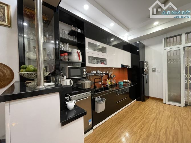 Chủ cần bán căn hộ Penthouse chung cư Số 1 Tôn Thất Thuyết, Phường 1, Quận 4, diện t - 1