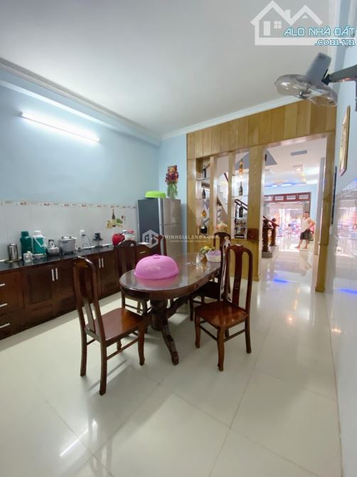 BÁN NHÀ ĐẸP MẶT TIỀN CHỢ TRẦN BÌNH TRỌNG, VỪA Ở VỪA KINH DOANH RẤT TỐT 81m2 GIÁ 8.3 TỶ. - 1