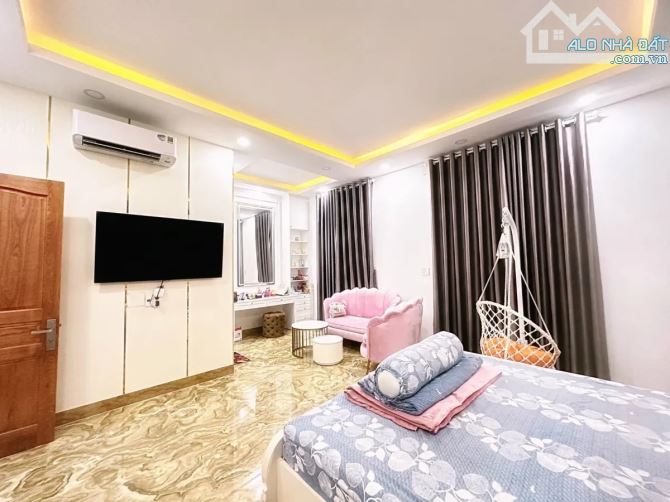 KHU VIP HIẾM CẦU GIẤY! BIỆT THỰ CÁCH MẠNG TRẦN KIM XUYẾN 120M 5T MT 10M - VỈA HÈ OTO TRÁNH - 1