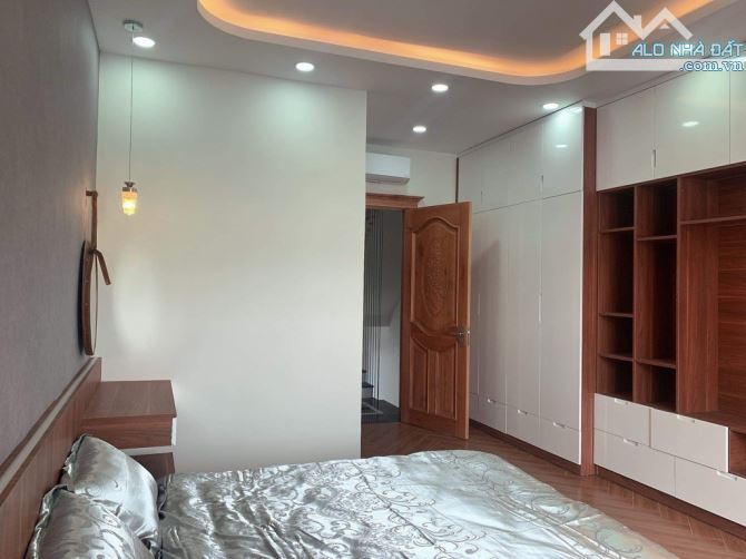 BÁN NHÀ NGUYỄN OANH, 5 TẦNG, MỚI XÂY, OTO ĐẬU TRONG NHÀ, DT 71m2, 4x18m, TẶNG NỘI THẤT XỊN - 2